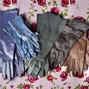 Elegant Women's vintage Gloves  lit of 5